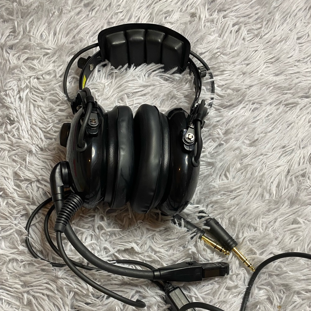 Asa pilot headset
